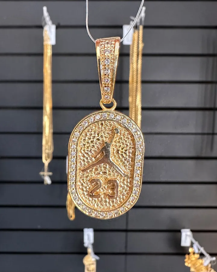 Pingente Jordan 23 Banhado a Ouro 18k